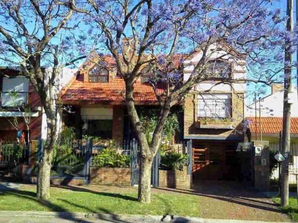 NV - Casa venta Ezpeleta Este