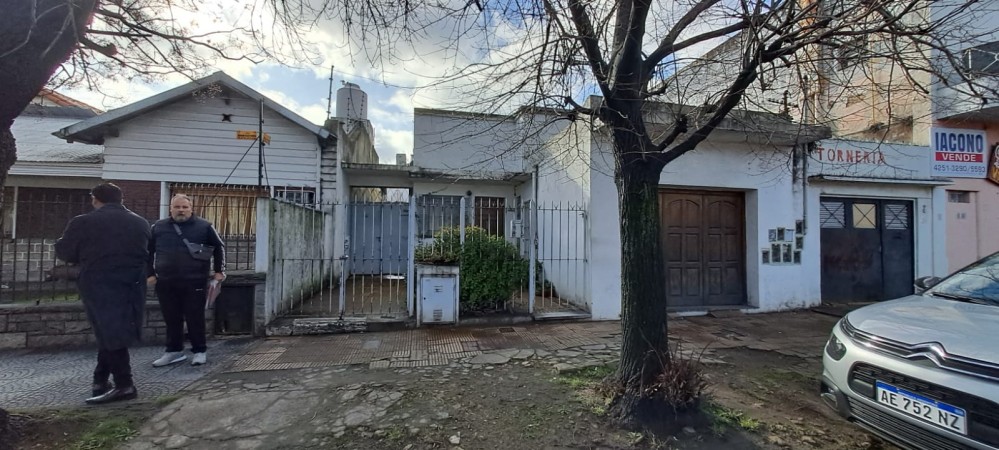 Casa a Reciclar sobre Av. Dardo Rocha Bernal