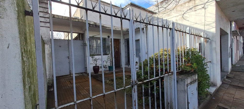 Casa a Reciclar sobre Av. Dardo Rocha Bernal