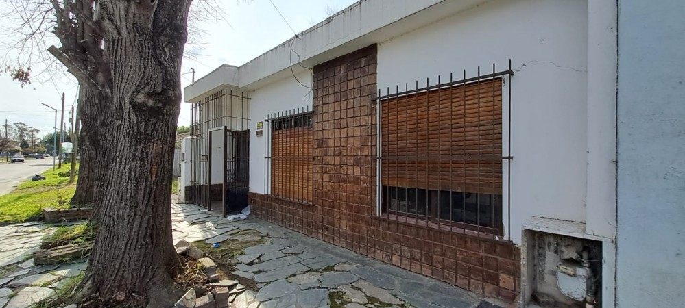 Venta casa sobre calle Gral Acha 