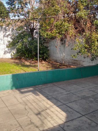 AJ OPORTUNIDAD!!! CASA A RECICLAR 5 AMBIENTES CON PILETA Y HERMOSO JARDIN  