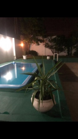 AJ OPORTUNIDAD!!! CASA A RECICLAR 5 AMBIENTES CON PILETA Y HERMOSO JARDIN  