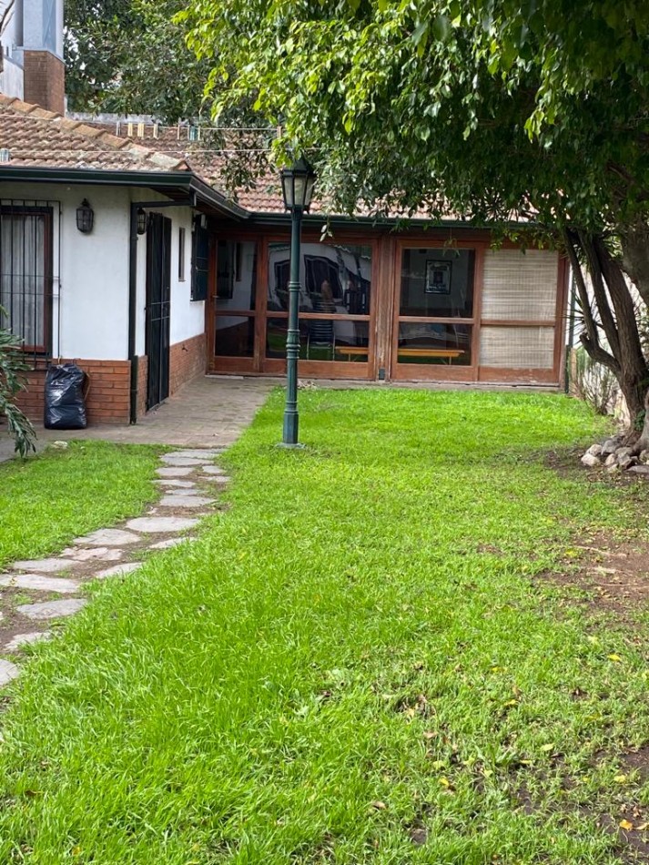  AJ  APTA CREDITO  HERMOSA CASA EN DOS PLANTAS QUILMES OESTE 