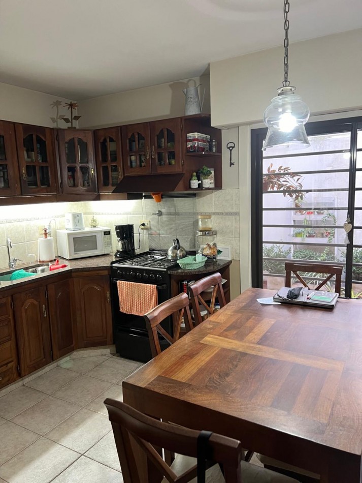 DN - Excelente ubicacion, casa en venta a metros de la plaza Conesa, Quilmes