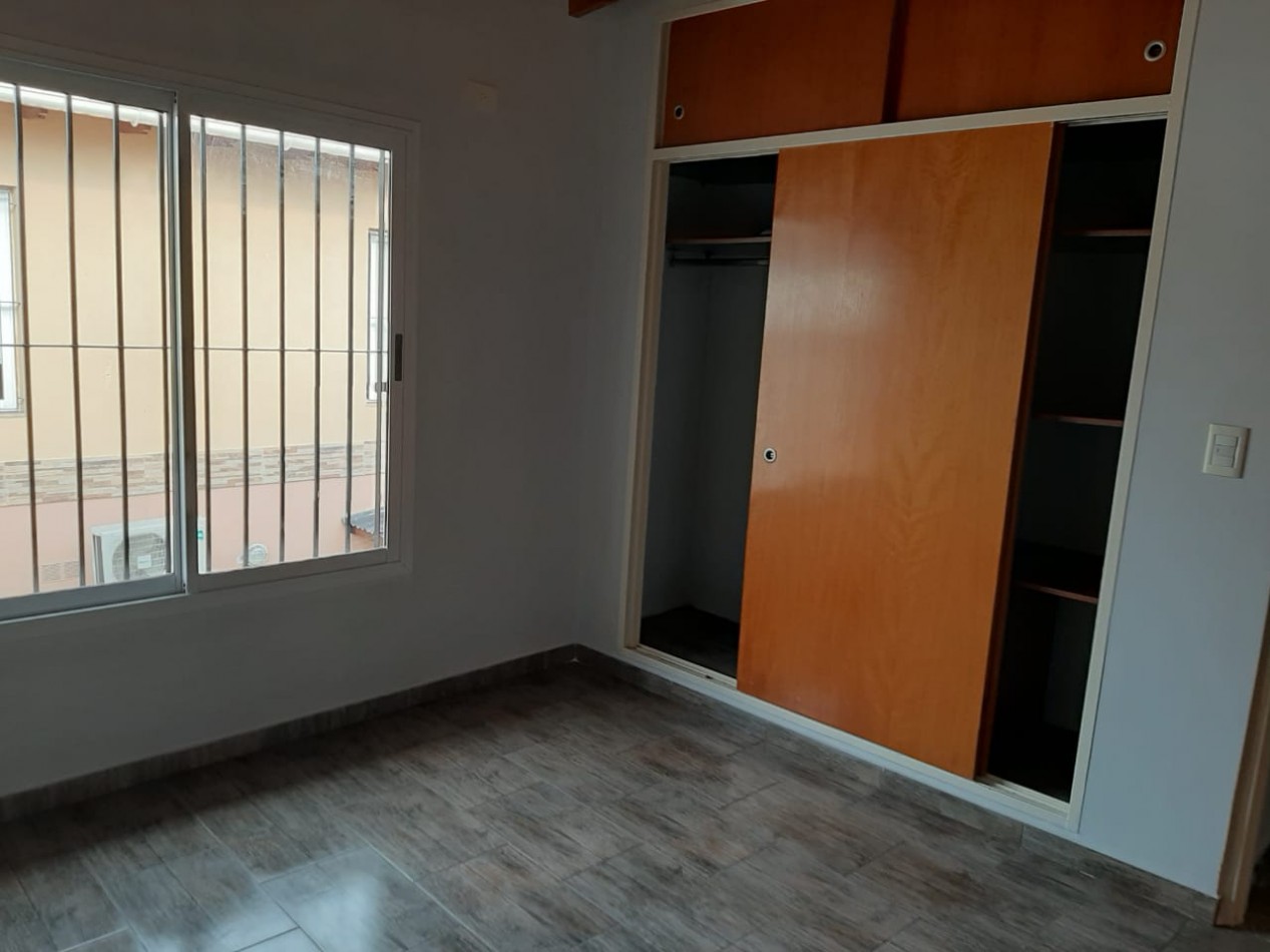 NV - VENTA DE CUATRO DUPLEX CON COCHERA EN BERNAL