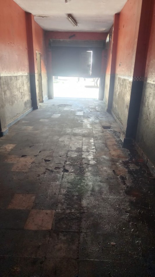 AV- Venta 2 locales comerciales a reciclar en PH