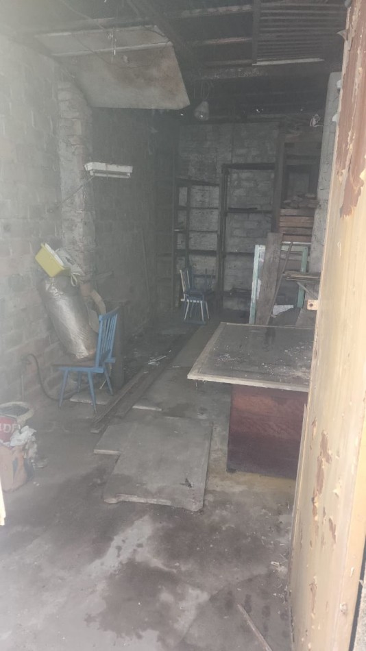 AV- Venta 2 locales comerciales a reciclar en PH