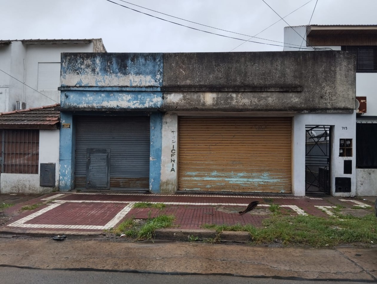 AV- Venta 2 locales comerciales a reciclar en PH
