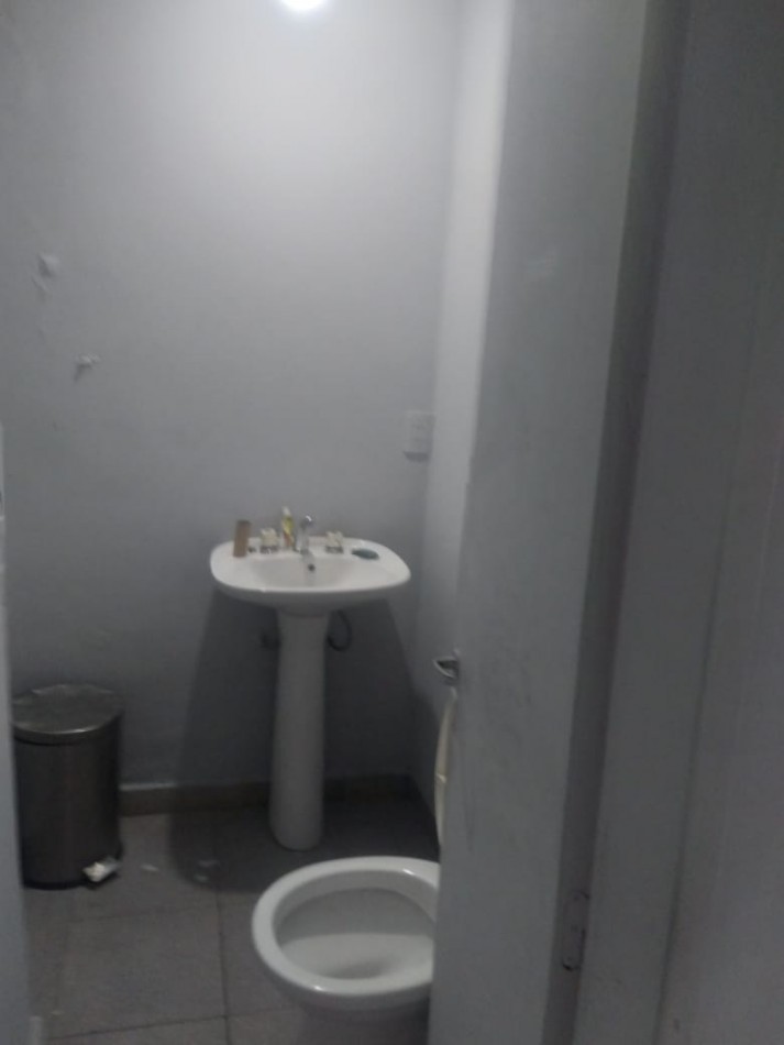 AJ - Local comercial de dos plantas