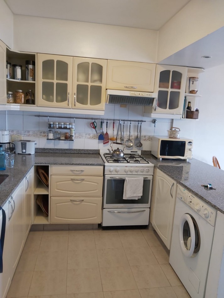 AJ - HERMOSO PISO DE 3 DORMITORIOS - ZONA PLAZA CONESA