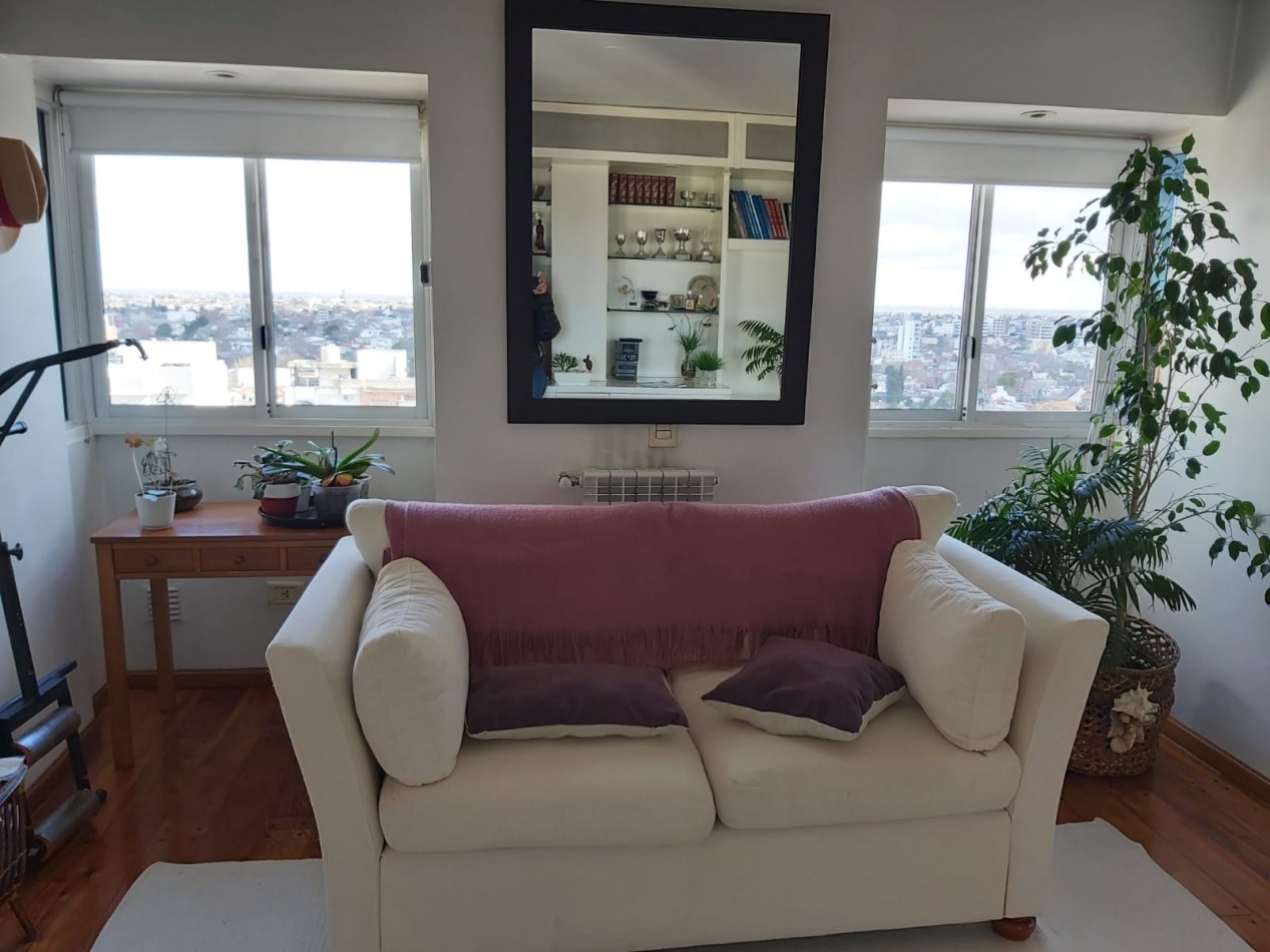 AJ - HERMOSO PISO DE 3 DORMITORIOS - ZONA PLAZA CONESA
