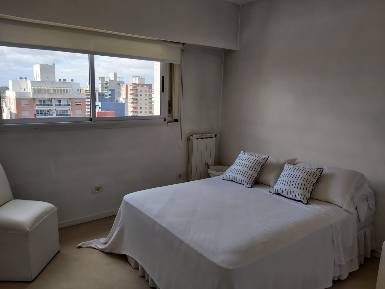 AJ - HERMOSO PISO DE 3 DORMITORIOS - ZONA PLAZA CONESA