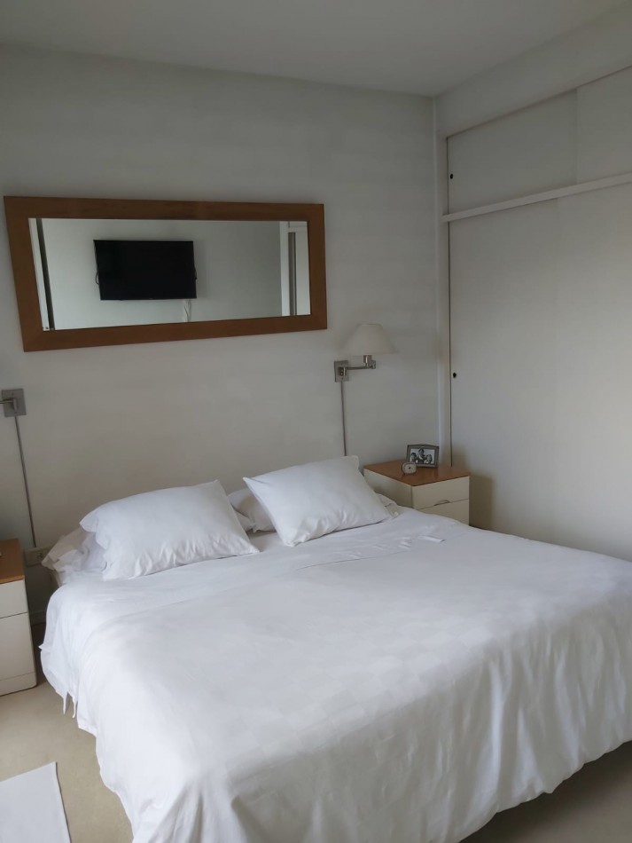 AJ - HERMOSO PISO DE 3 DORMITORIOS - ZONA PLAZA CONESA