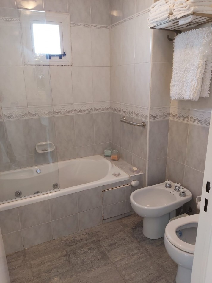 AJ - HERMOSO PISO DE 3 DORMITORIOS - ZONA PLAZA CONESA