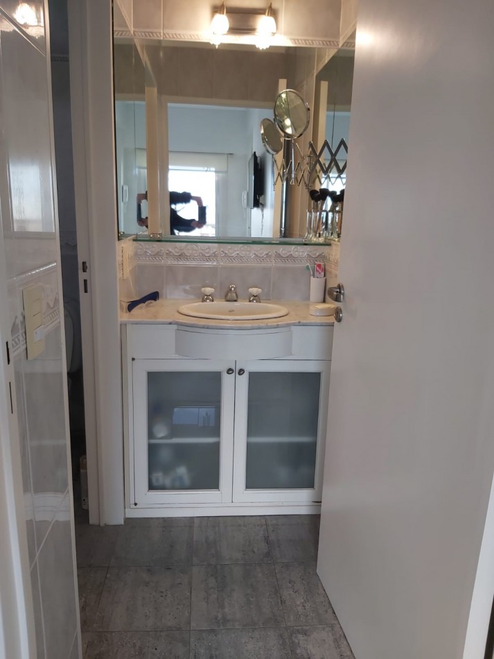 AJ - HERMOSO PISO DE 3 DORMITORIOS - ZONA PLAZA CONESA