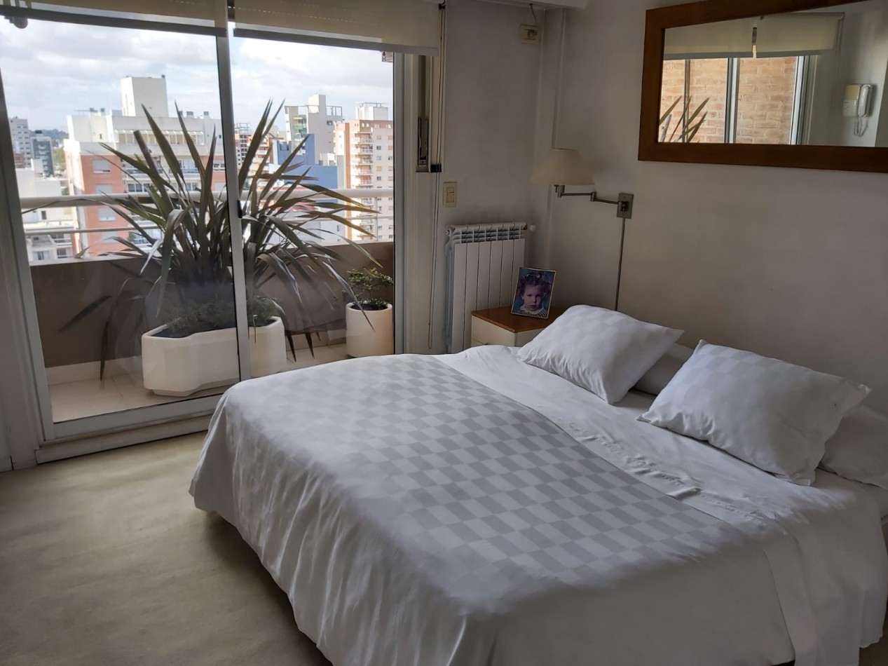 AJ - HERMOSO PISO DE 3 DORMITORIOS - ZONA PLAZA CONESA