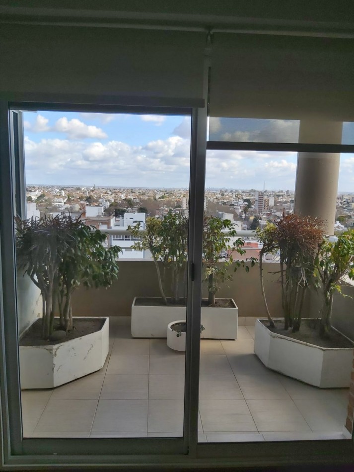 AJ - HERMOSO PISO DE 3 DORMITORIOS - ZONA PLAZA CONESA