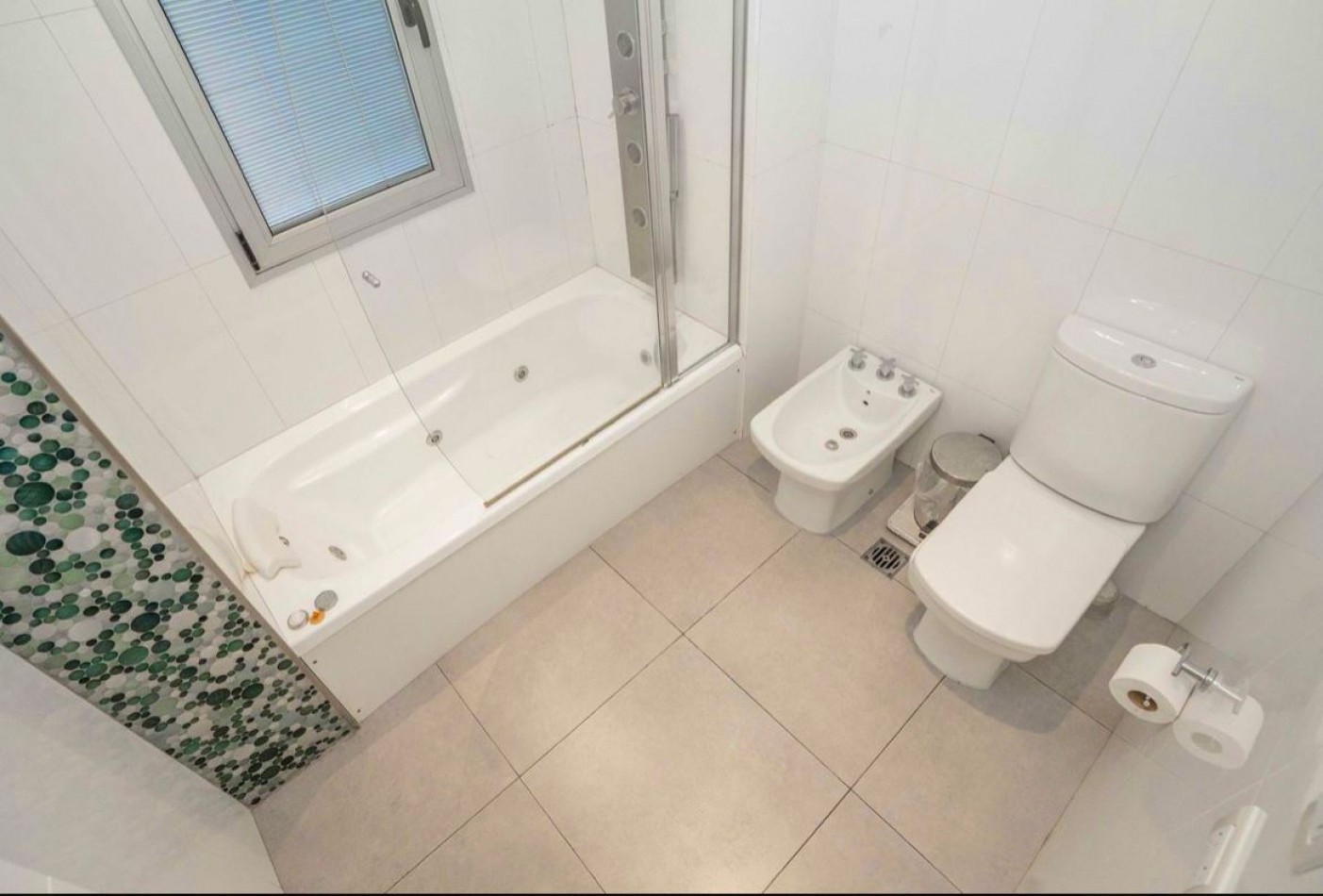 AV- Casa de Categoria en Quilmes Centro - 4 Plantas, 720 m² y Amenities de Lujo