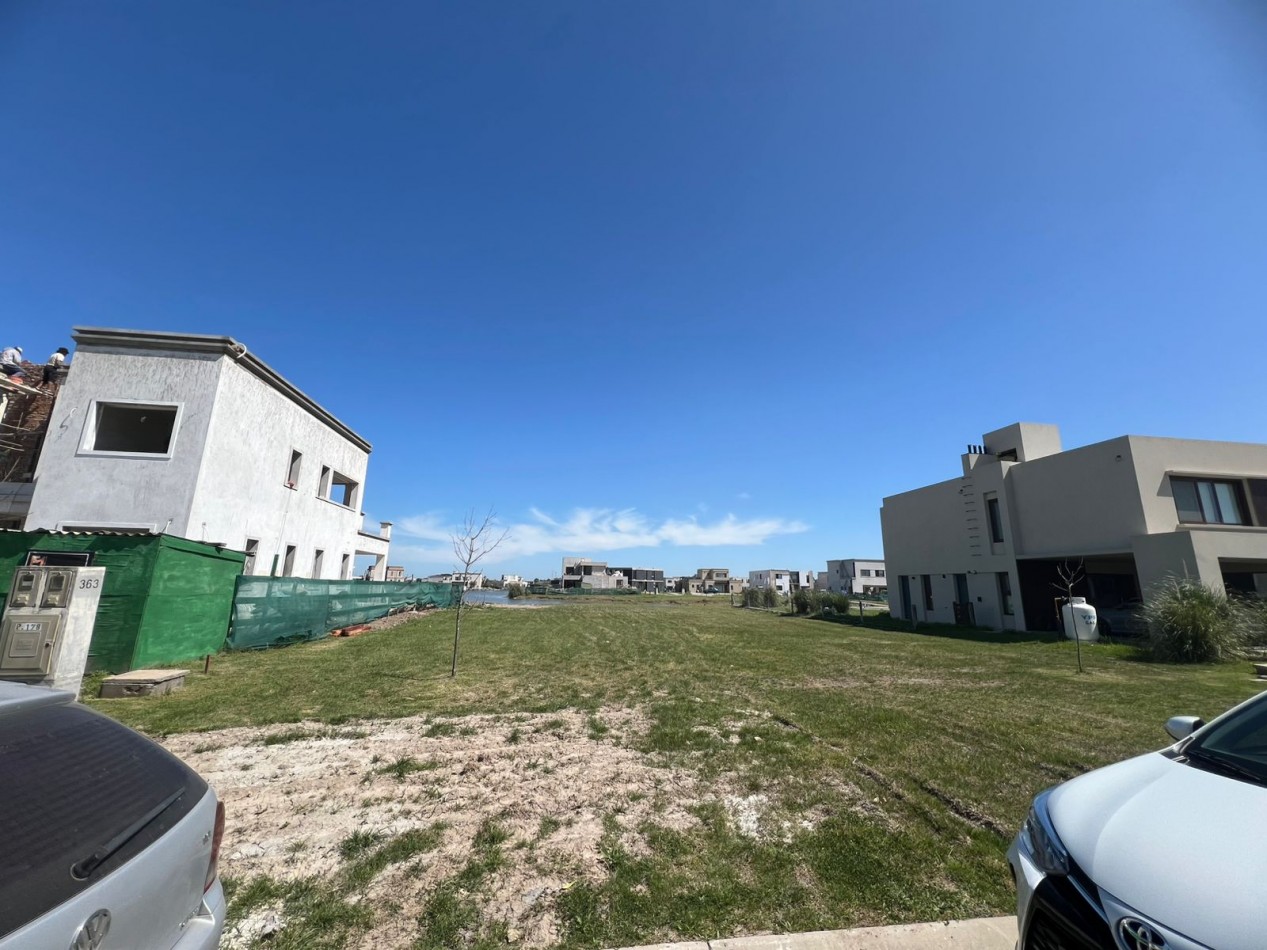 Av- Lote de 700m2 en el barrio magallanes, pueblos del plata 