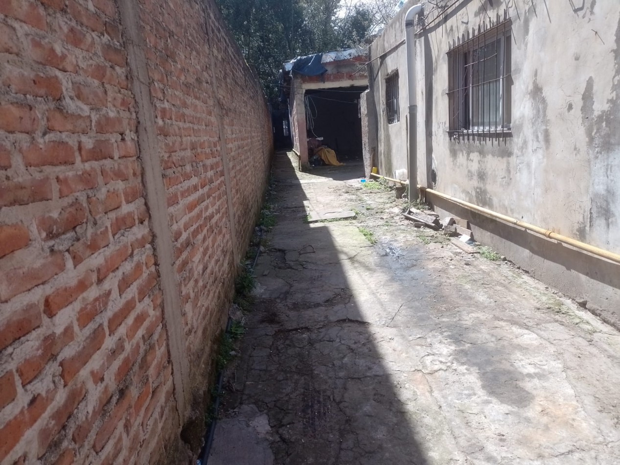 VN - Venta en block de 4 viviendas y deposito.