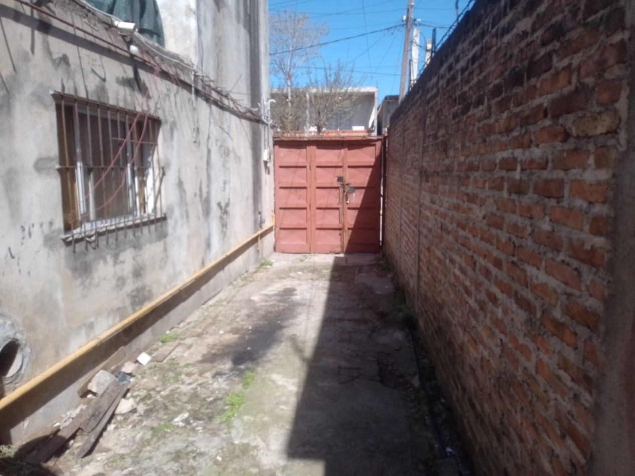 VN - Venta en block de 4 viviendas y deposito.