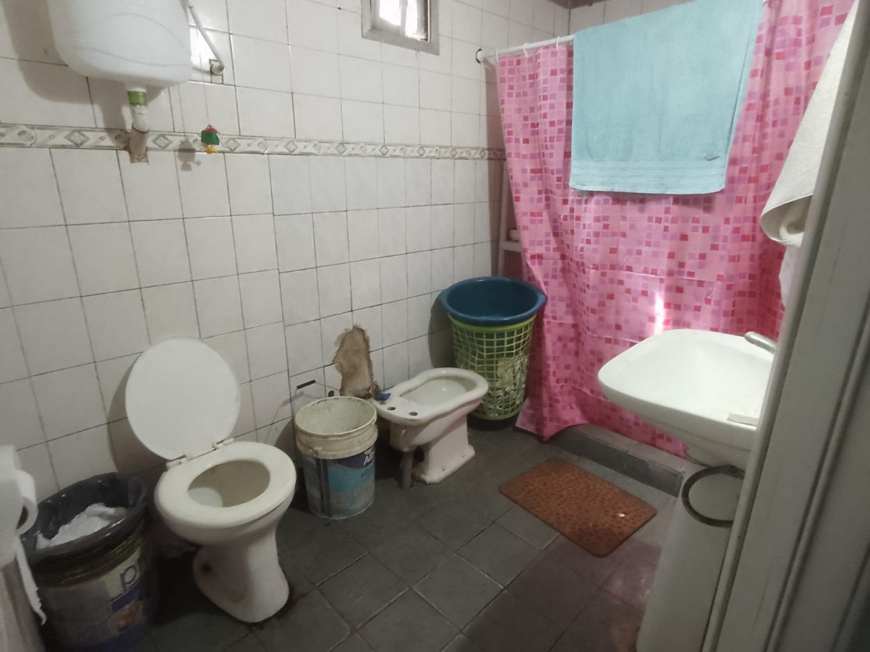 VN - Venta en block de 4 viviendas y deposito.