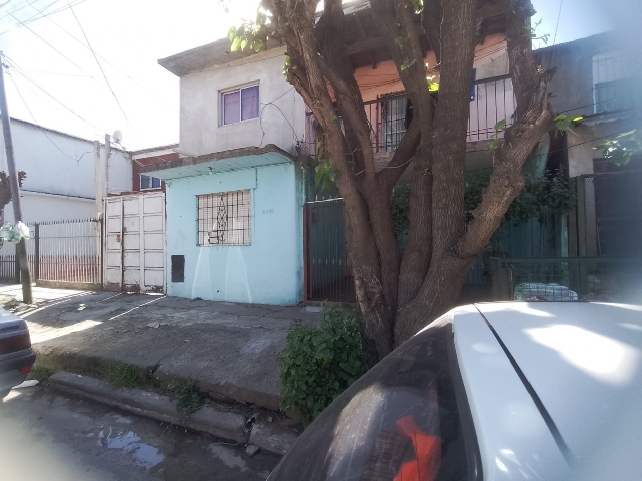 VN - Venta en block de 4 viviendas y deposito.