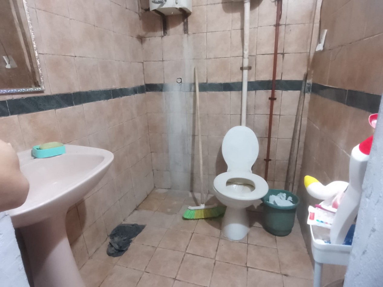 VN - Venta en block de 4 viviendas y deposito.