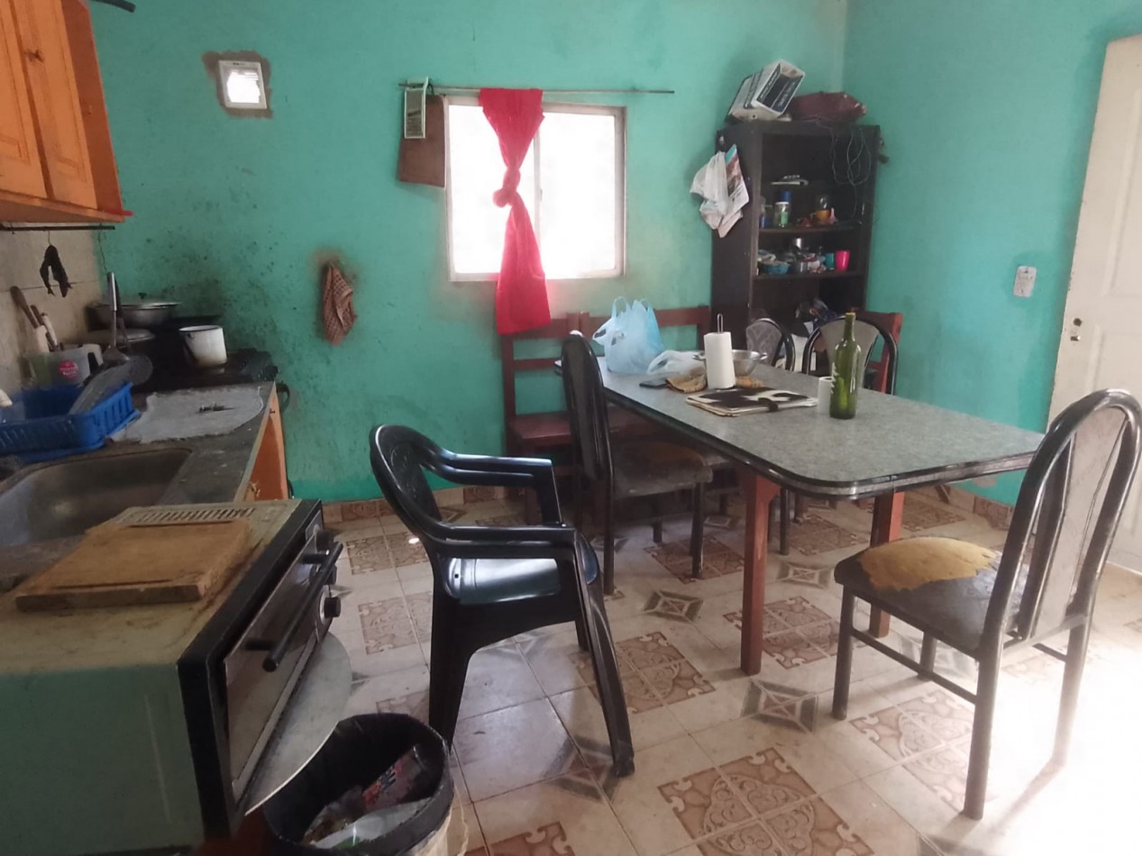 VN - Venta en block de 4 viviendas y deposito.