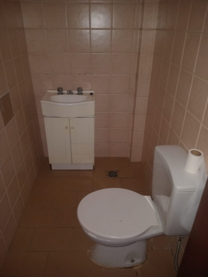 MS - Se alquila hermoso departamento de 3 ambiente en una excelente zona comercial sobre avenida.
