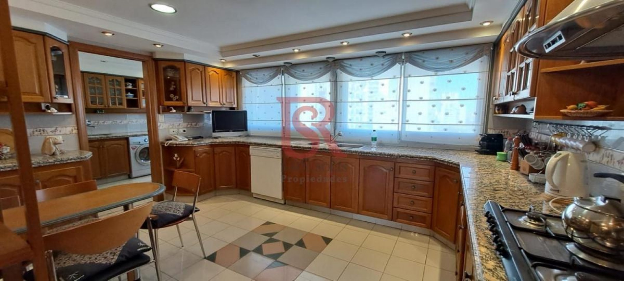GZ- EXCLUSIVO PISO DE CATEGORIA EN EL CORAZON DE Quilmes CENTRO 