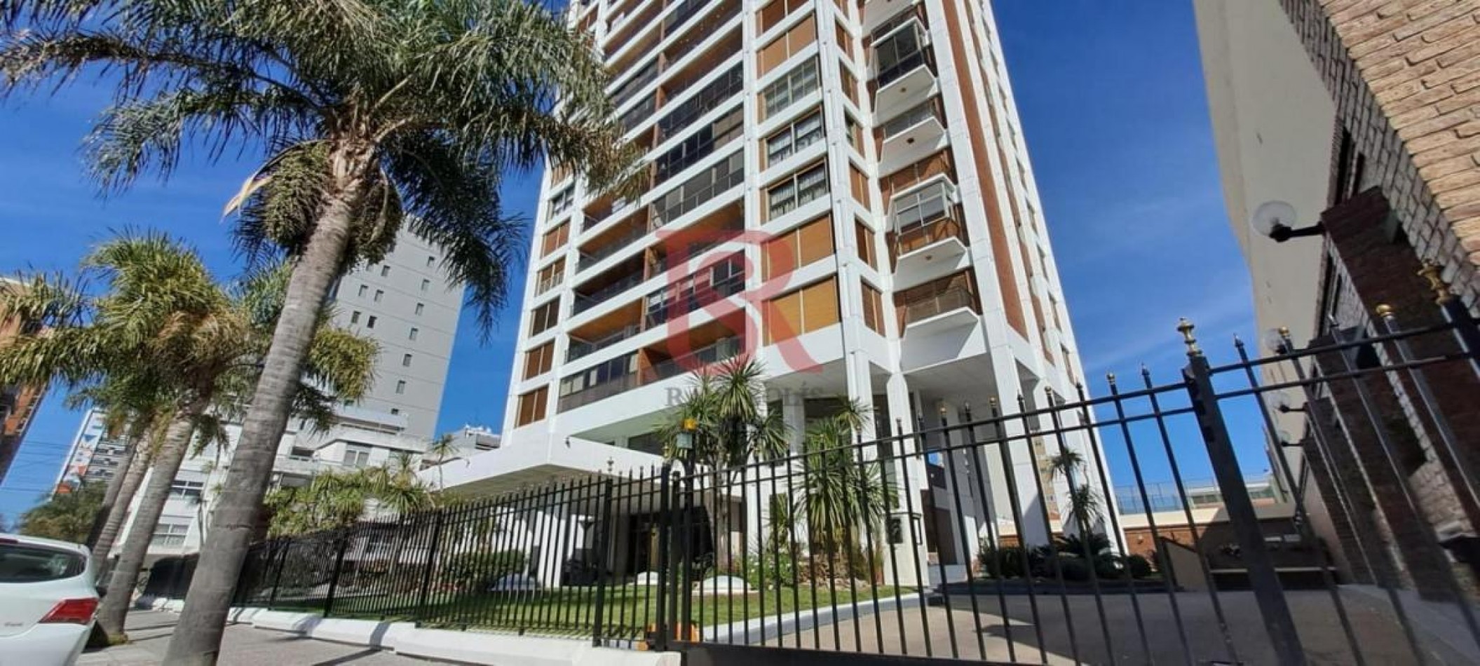 GZ- EXCLUSIVO PISO DE CATEGORIA EN EL CORAZON DE Quilmes CENTRO 