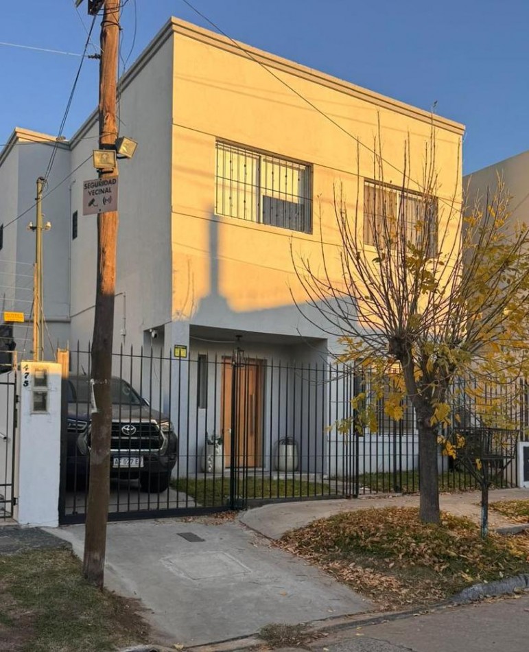 DN - Amplia casa 6 ambientes en excelente ubicacion, Quilmes!!