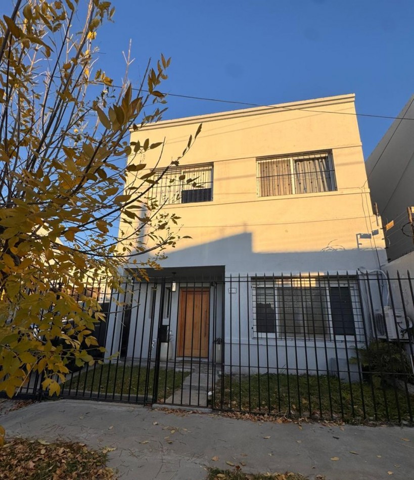 DN - Amplia casa 6 ambientes en excelente ubicacion, Quilmes!!