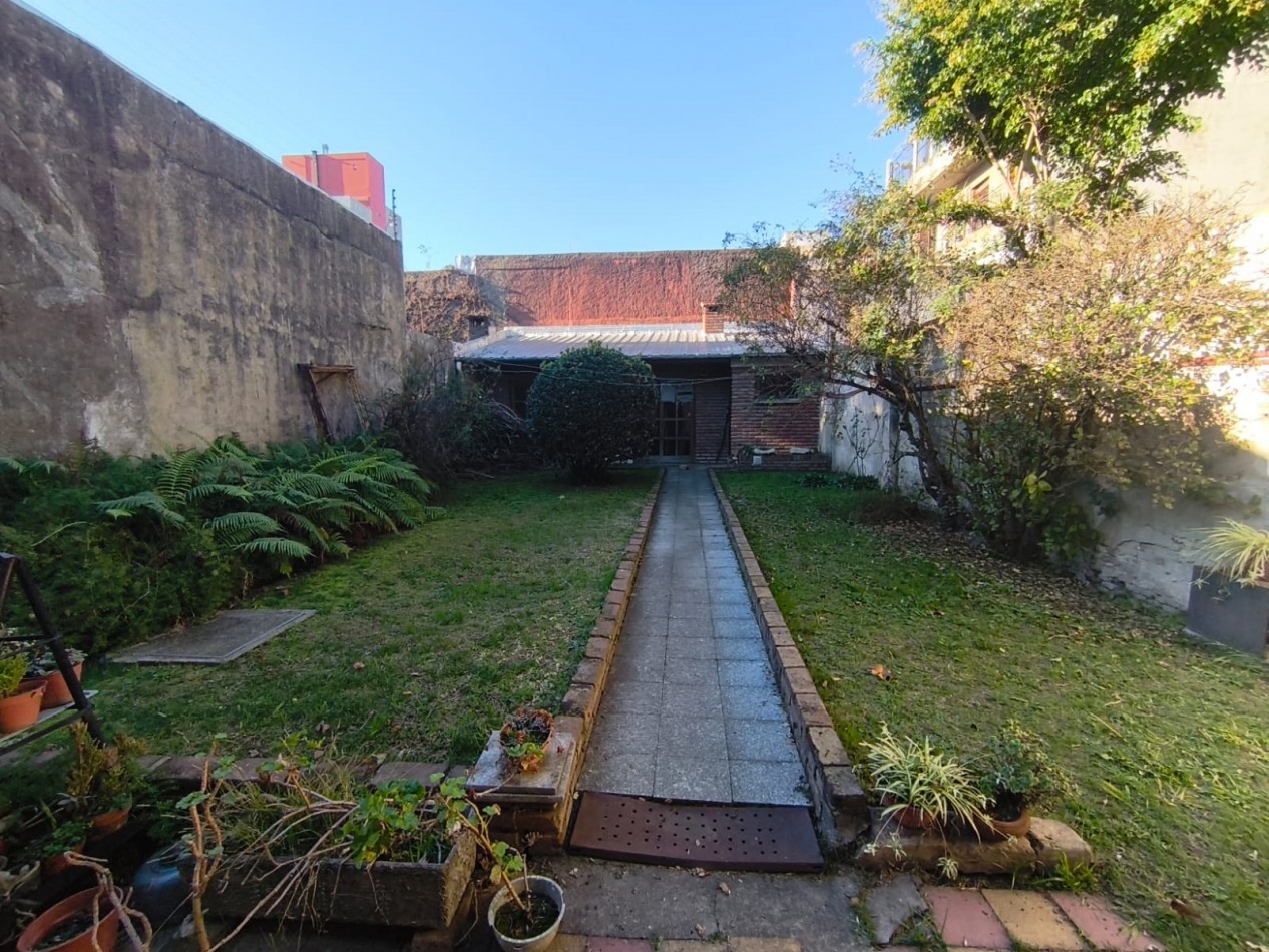LP - Venta casa con gran lote en Quilmes centro