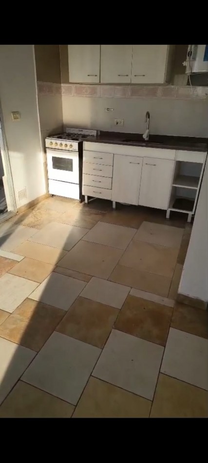 FV (BF) Monoambiente con terraza en alquiler