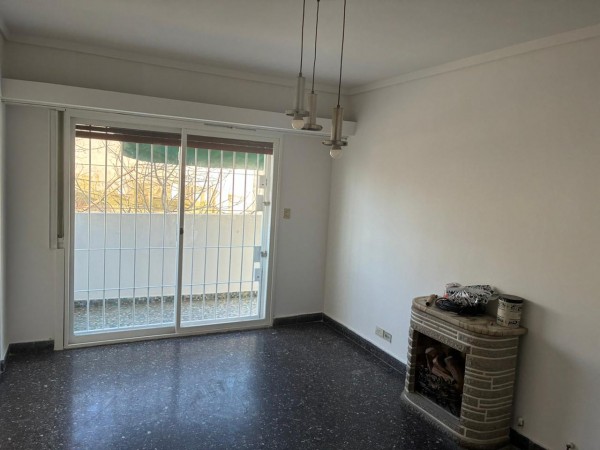 AV- Departamento 2 amb en alquiler en floresta