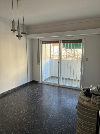 AV- Departamento 2 amb en alquiler en floresta