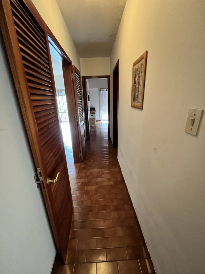 AJ Vivienda multifamiliar con dos locales, departamento 4 amb y 2 ambientes