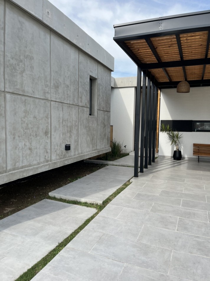 AJ - HERMOSA CASA 4 ambientes Villalobos - Pueblos del Plata - Hudson