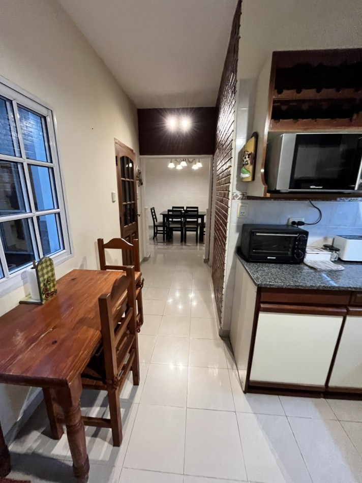 AJ - CASA EN DOS PLANTAS - IMPECABLE - APTA CREDITO