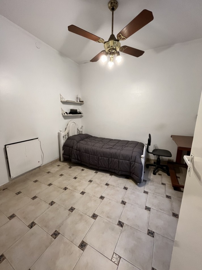 AJ - CASA EN DOS PLANTAS - IMPECABLE - APTA CREDITO