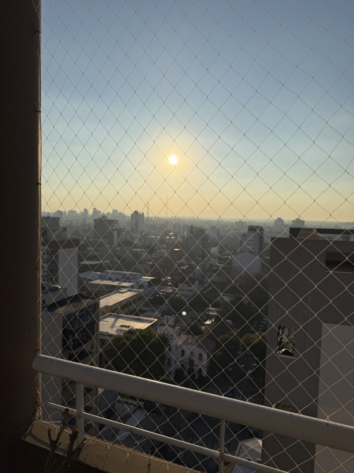 AJ - HERMOSO PISO DE 3 DORMITORIOS - ZONA PLAZA CONESA