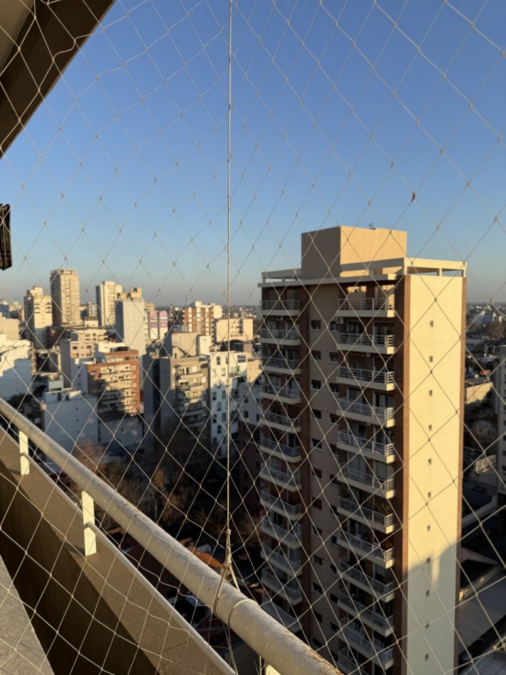 AJ - HERMOSO PISO DE 3 DORMITORIOS - ZONA PLAZA CONESA