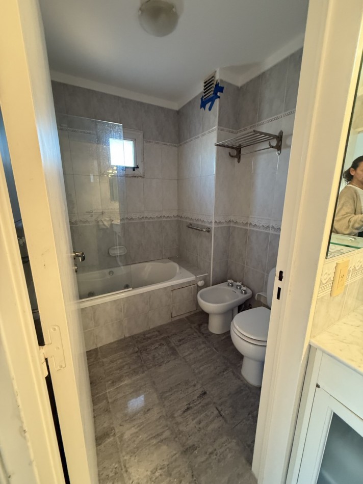 AJ - HERMOSO PISO DE 3 DORMITORIOS - ZONA PLAZA CONESA