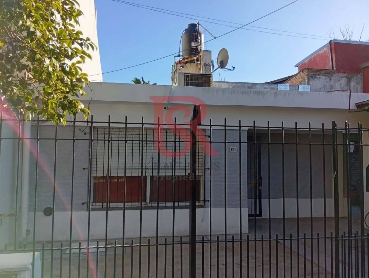 FV Casa 4 ambientes en Berazategui 