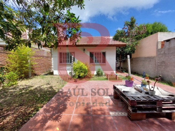 AV- Amplia casa en venta a pocas cuadras del mar