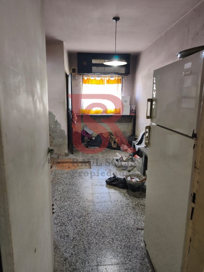 LP - Venta departamento a refaccionar 5 ambientes en Berazategui