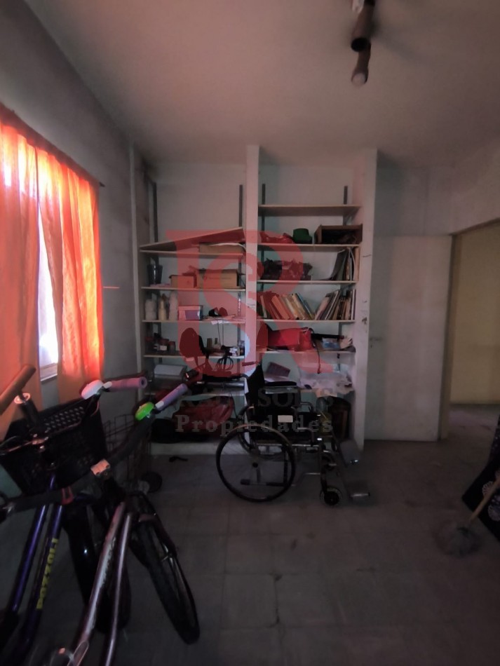 LP - Venta departamento a refaccionar 5 ambientes en Berazategui