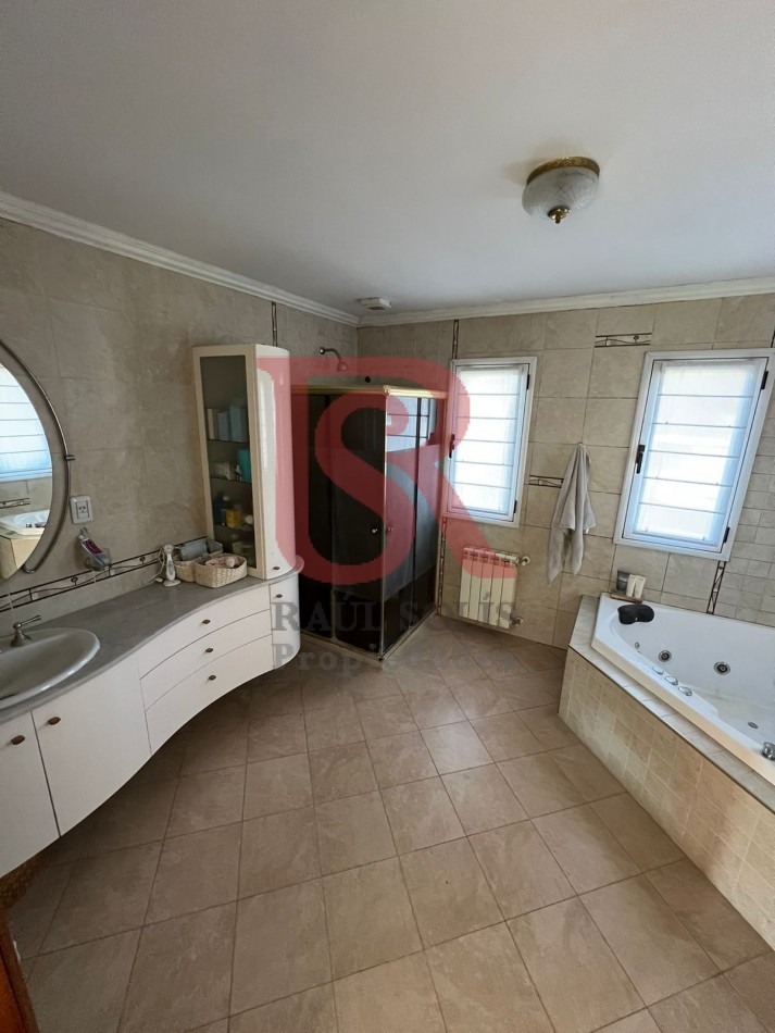 DN - Hermosa casa en venta en Barrio ´El Carmencito¨, Guillermo Hudson Alquiler/Venta